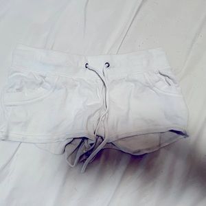 White shorts with drawstring